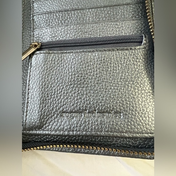 Rogue Industries | Zip Around Travel Leather Cell Phone Wallet | Silver - Picture 5 of 10